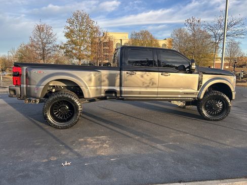 Used 2025 Ford F450 Platinum image 10