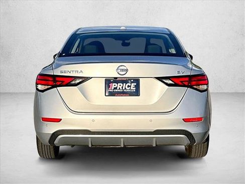 Used 2023 Nissan Sentra SV image 4