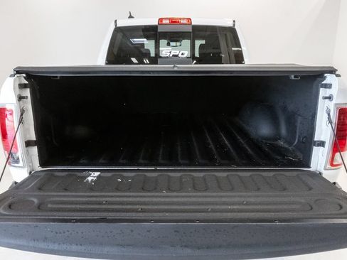 Used 2018 RAM 1500 Laramie w/ Convenience Group AWD/4WD image 33