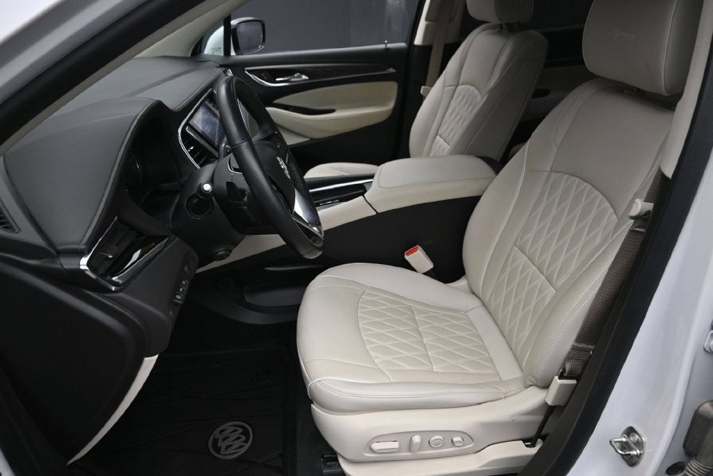 Used 2023 Buick Enclave Avenir w/ Avenir Technology Package AWD/4WD image 19