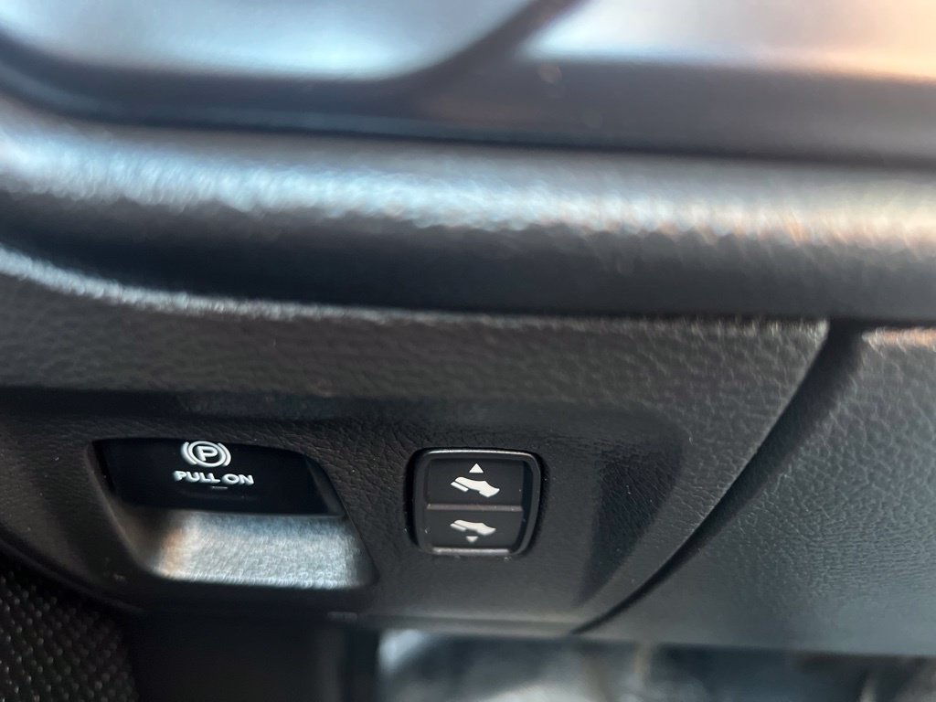 Used 2023 RAM 1500 Laramie AWD/4WD image 21