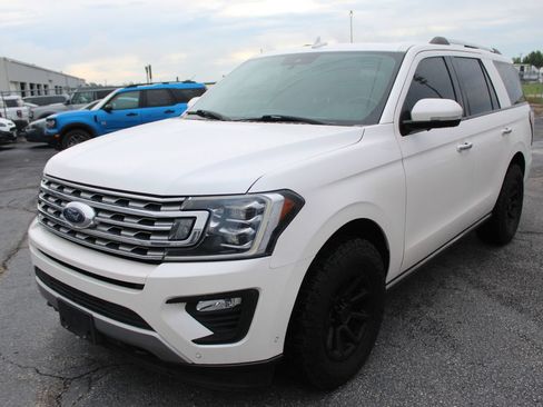 Used 2019 Ford Expedition Limited w/ Equipment Group 302A AWD/4WD image 2