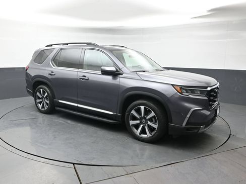Used 2023 Honda Pilot Touring image 8