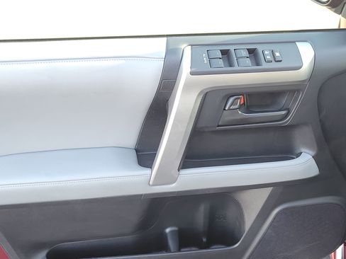 Used 2011 Toyota 4Runner SR5 image 20