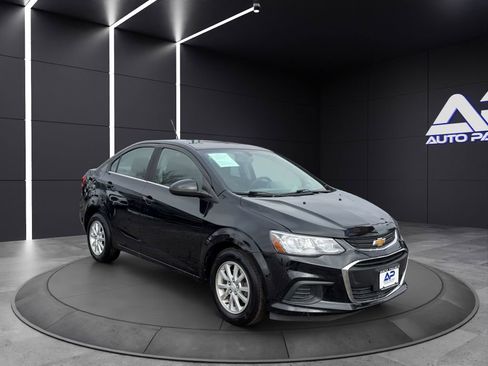 Used 2020 Chevrolet Sonic LT w/ Convenience Package image 3