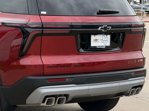 New 2026 Chevrolet Traverse Z71 w/ Enhanced Driving Package image 6