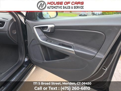 Used 2017 Volvo V60 T5 Cross Country w/ Climate Package AWD/4WD image 46