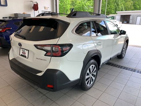 Certified 2025 Subaru Outback Premium AWD/4WD image 11