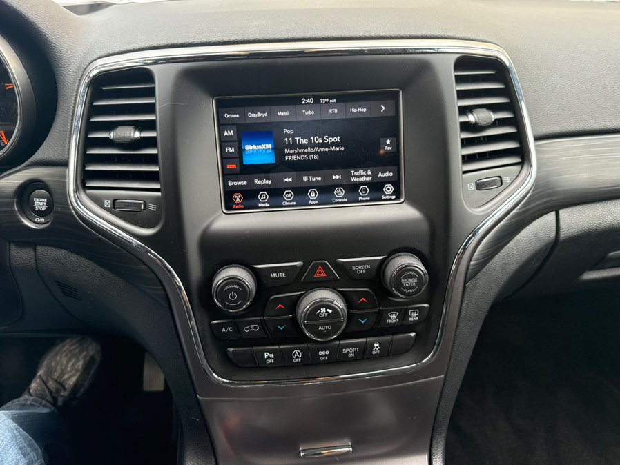 Used 2019 Jeep Grand Cherokee Laredo AWD/4WD image 14