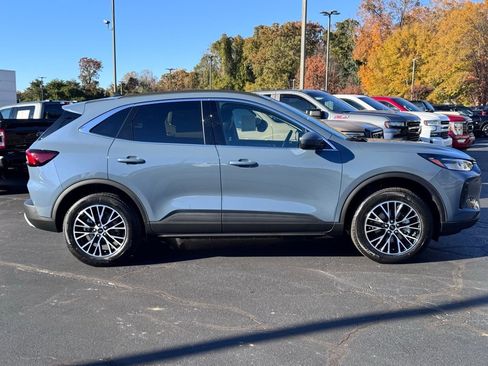 New 2026 Ford Escape SE image 4