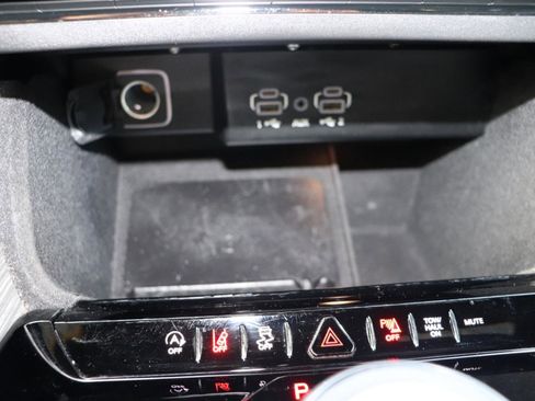 Used 2024 Jeep Wagoneer L Series II w/ Flexible Seating Group image 37