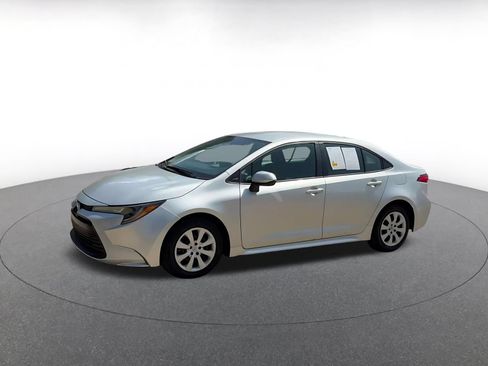 Used 2025 Toyota Corolla LE FWD image 7