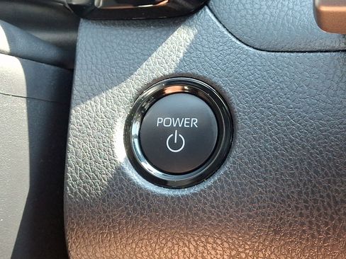 Used 2025 Toyota Camry SE w/ Convenience Package FWD image 22