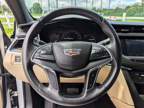 Used 2017 Cadillac XT5 FWD image 21
