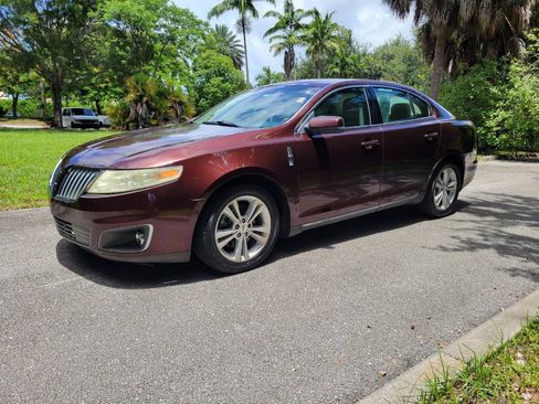 Used 2009 Lincoln MKS FWD image 3