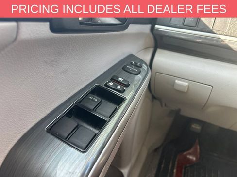 Used 2013 Toyota Camry XLE FWD image 12