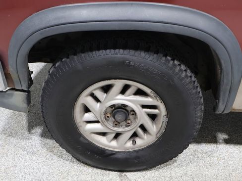 Used 1993 Dodge Dakota Base image 9