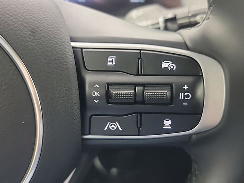 Used 2025 Kia K5 EX image 24
