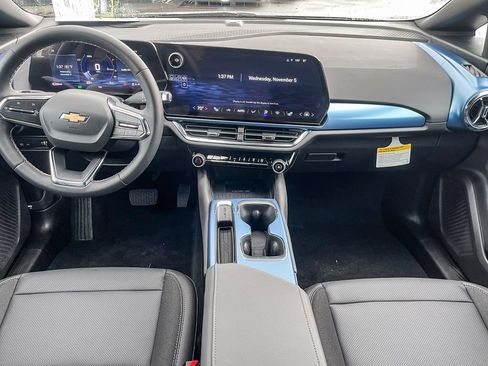 Used 2026 Chevrolet Equinox EV LT image 11