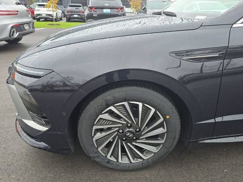 New 2025 Hyundai Sonata Limited FWD image 10