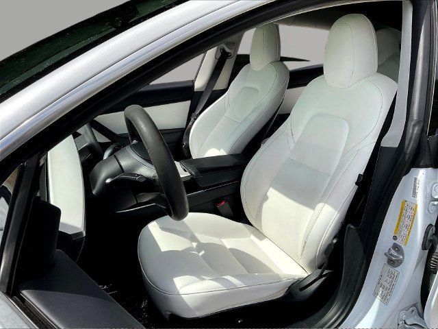 Used 2020 Tesla Model 3 Standard Range Plus RWD image 21