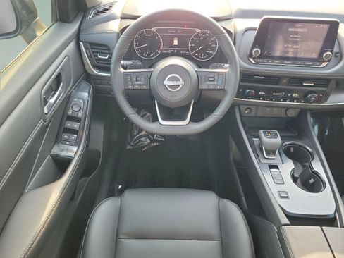 Certified 2024 Nissan Rogue SV w/ SV Premium Package image 17