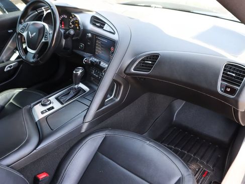 Used 2015 Chevrolet Corvette Stingray Coupe RWD image 33