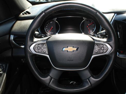 Used 2023 Chevrolet Traverse Premier image 35