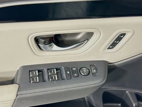 Used 2024 Honda Pilot Touring image 18