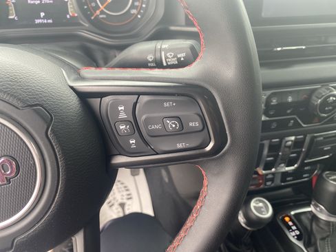 Used 2024 Jeep Gladiator Rubicon w/ Safety Group AWD/4WD image 12