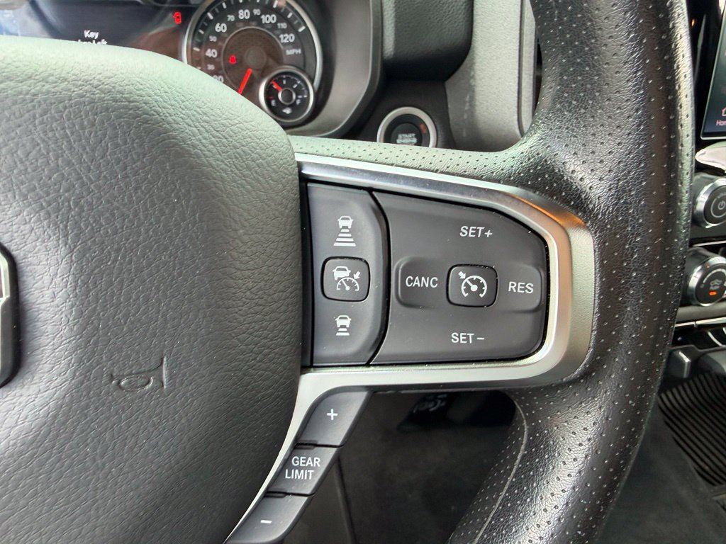 Used 2025 RAM 1500 Warlock AWD/4WD image 26