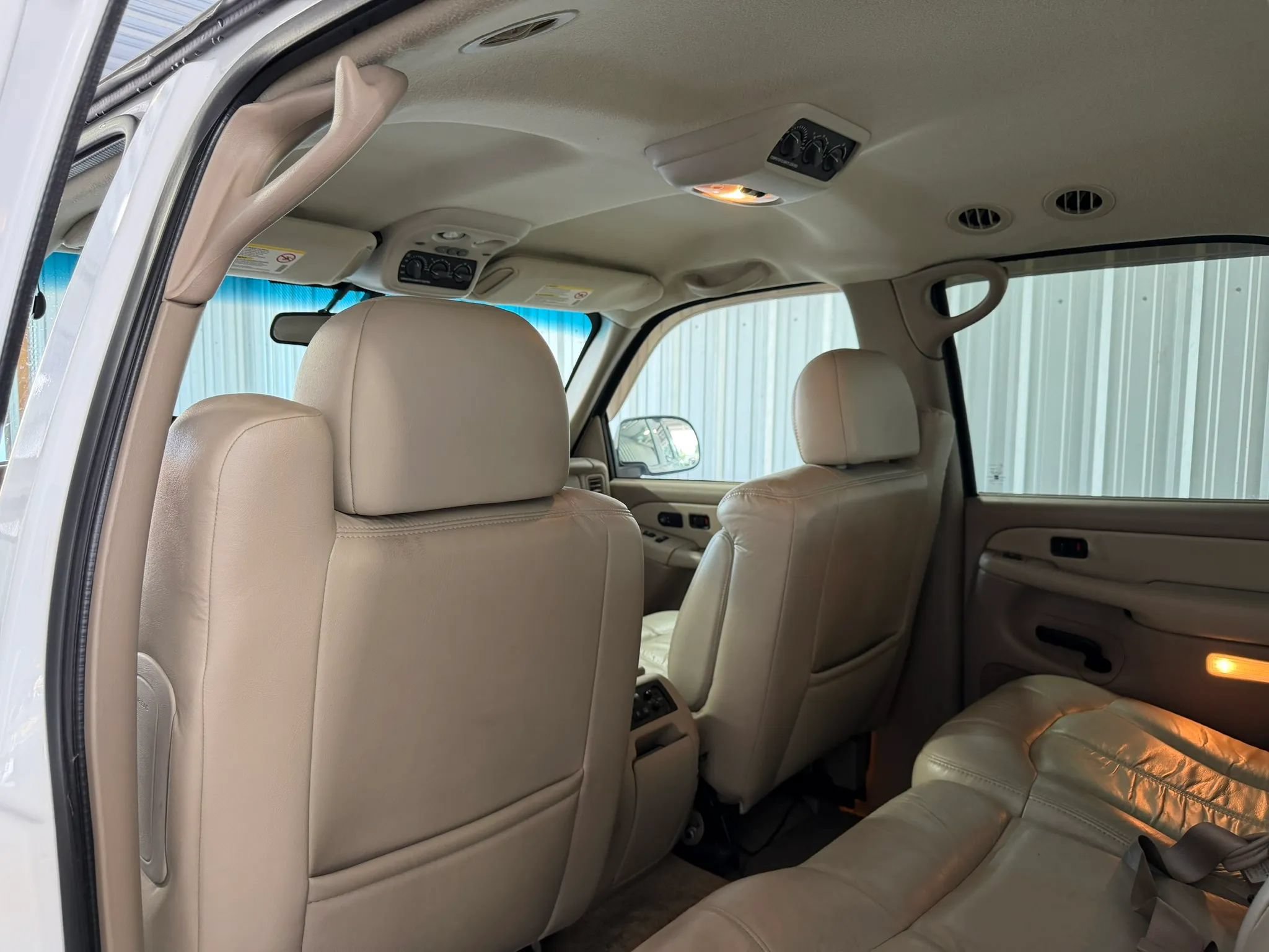 Used 2002 Chevrolet Tahoe LT RWD image 14