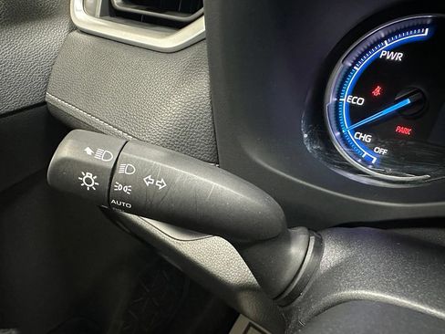Used 2025 Toyota RAV4 XLE AWD/4WD image 21