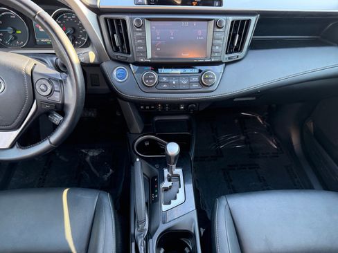 Used 2016 Toyota RAV4 Limited image 12
