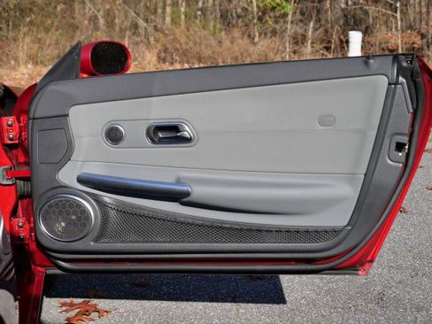 Used 2006 Chrysler Crossfire Limited image 30