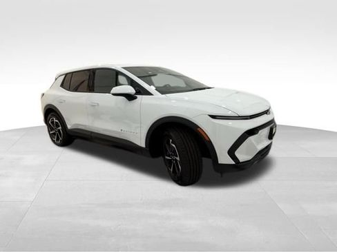 New 2026 Chevrolet Equinox EV LT image 6