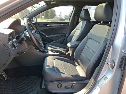 Used 2021 Volkswagen Passat 2.0T R-Line FWD image 10