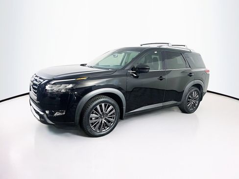 Used 2023 Nissan Pathfinder SL w/ SL Premium Package FWD image 3