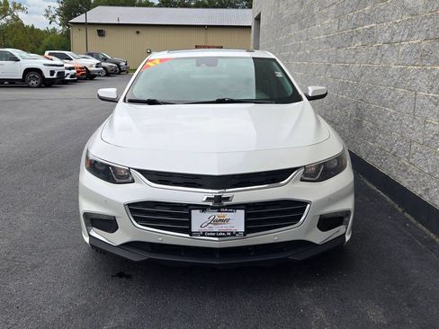 Used 2017 Chevrolet Malibu Premier w/ Premier Sun and Wheel Package FWD image 8