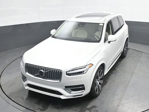 Used 2024 Volvo XC90 T8 Ultimate w/ Protection Package Premier AWD/4WD image 32