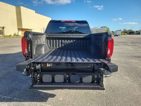 New 2026 GMC Sierra 1500 SLT image 14