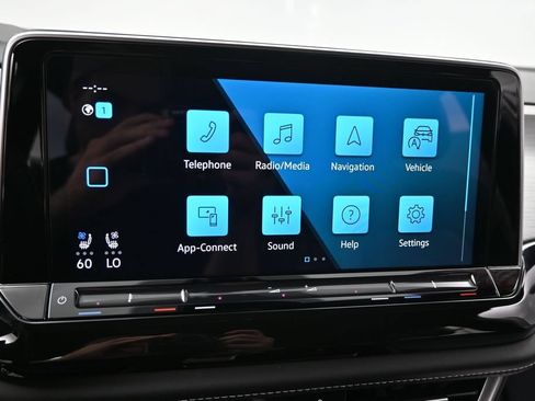 Used 2025 Volkswagen Atlas Cross Sport SE FWD image 38