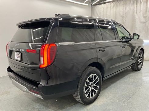Used 2025 Ford Expedition Platinum AWD/4WD image 7