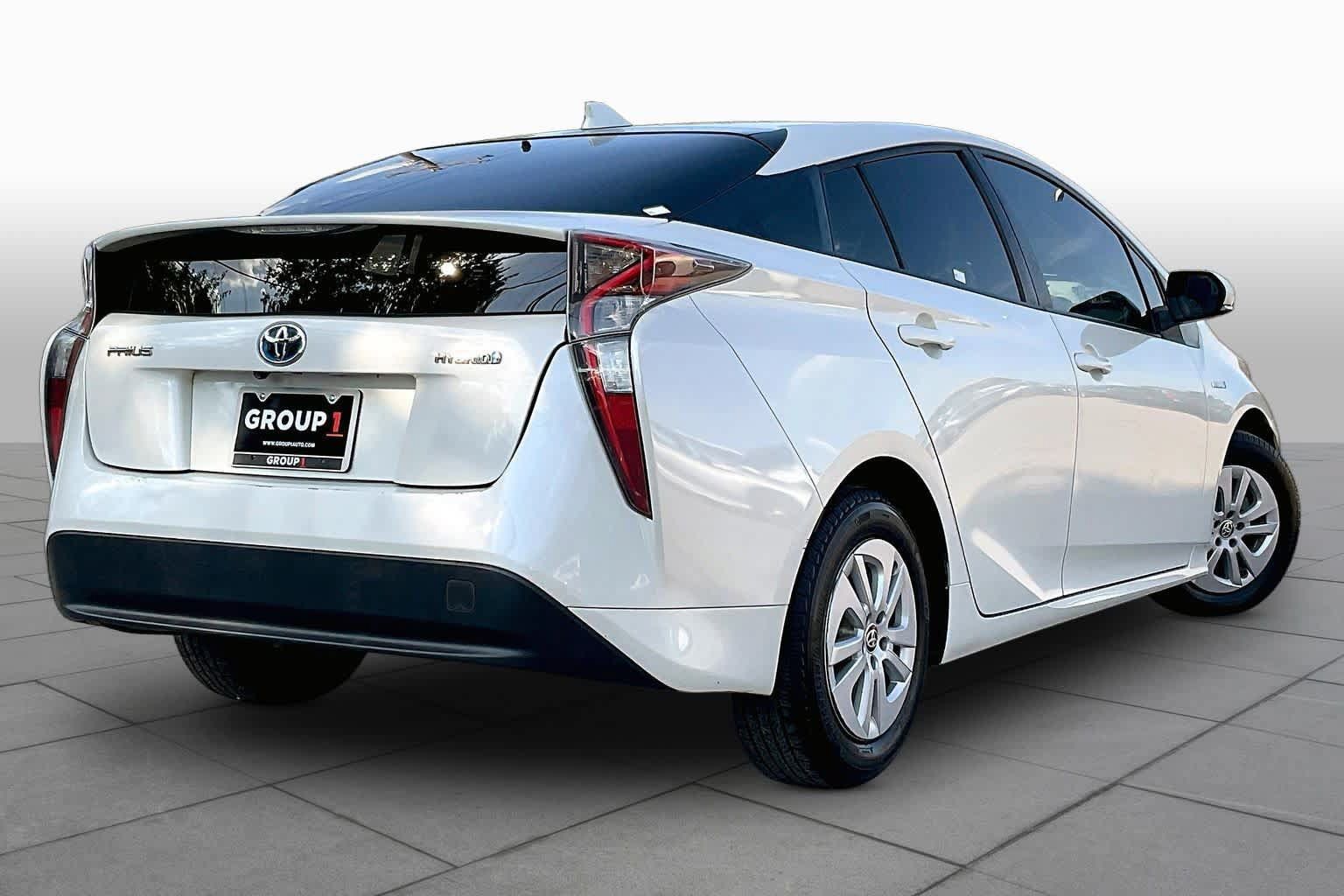 Used 2016 Toyota Prius Two FWD image 13