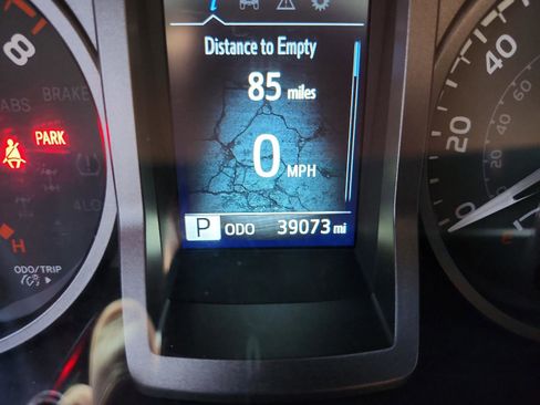 Used 2023 Toyota Tacoma TRD Off-Road w/ Technology Package AWD/4WD image 22