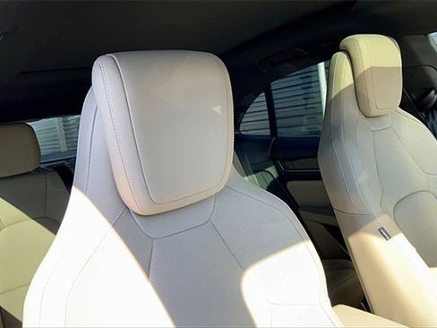 New 2025 Porsche Macan 4S Electric image 8