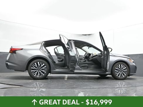 Used 2023 Nissan Altima 2.5 SV image 74