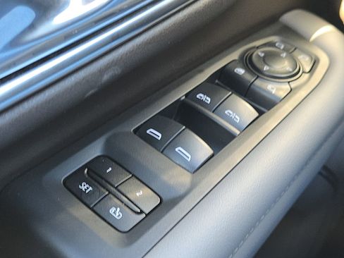 Used 2021 Chevrolet Tahoe Z71 w/ Z71 Off-Road Package image 14