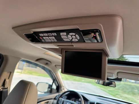 Used 2016 Honda Pilot Touring image 37