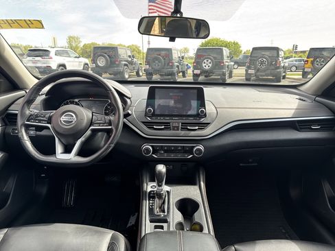 Used 2019 Nissan Altima 2.5 SR w/ SR Premium Package AWD/4WD image 27